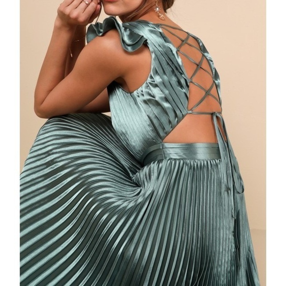 NWT Lulus Exceptional Drama Sage Green Satin Lace-Up Pleated Maxi Dress 2X - Picture 3 of 5